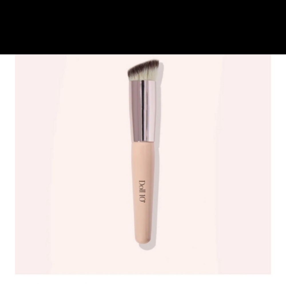 Doll 10 precision foundation brush